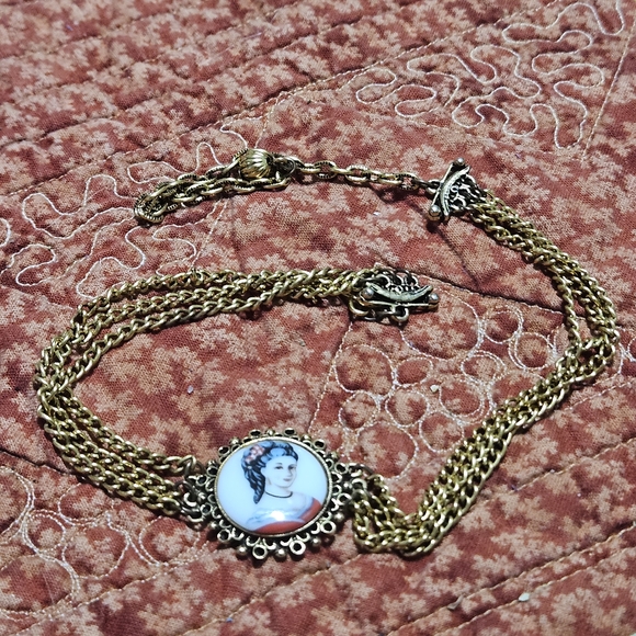 unbranded Jewelry - Vintage Limoges France Pendant Necklace Oval Cameo Painted Porcelain Miniature